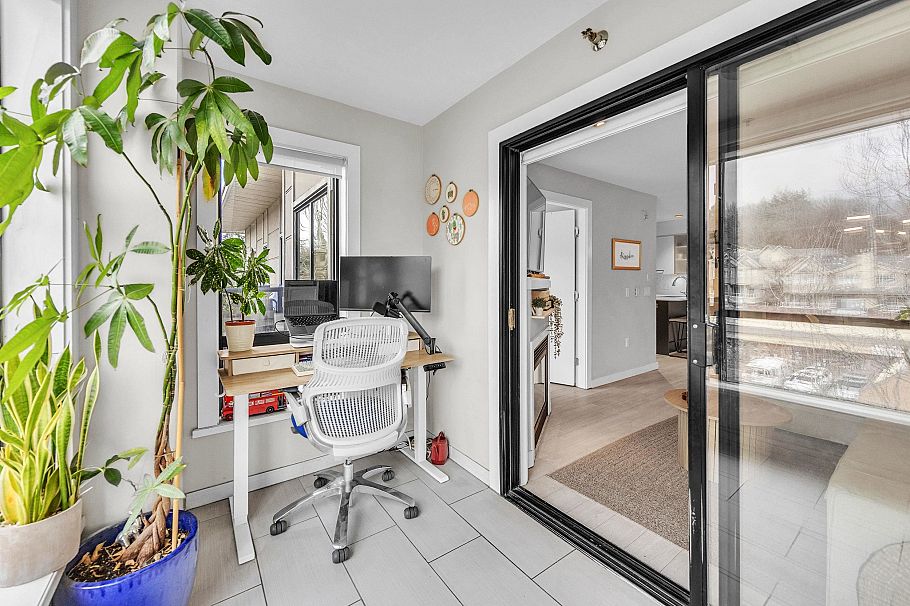 405 935 W 16th Street North Vancouver, BC - 6