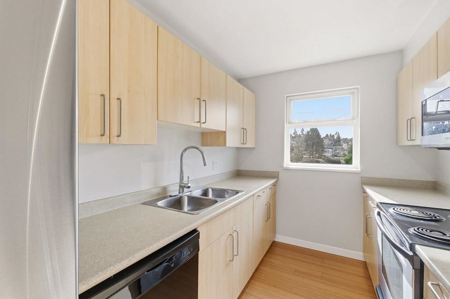 404 3575 Euclid Avenue Vancouver, BC - 11