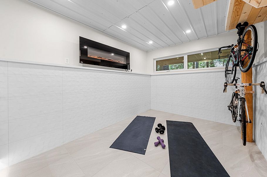 867 Frederick Road North Vancouver, BC - 29