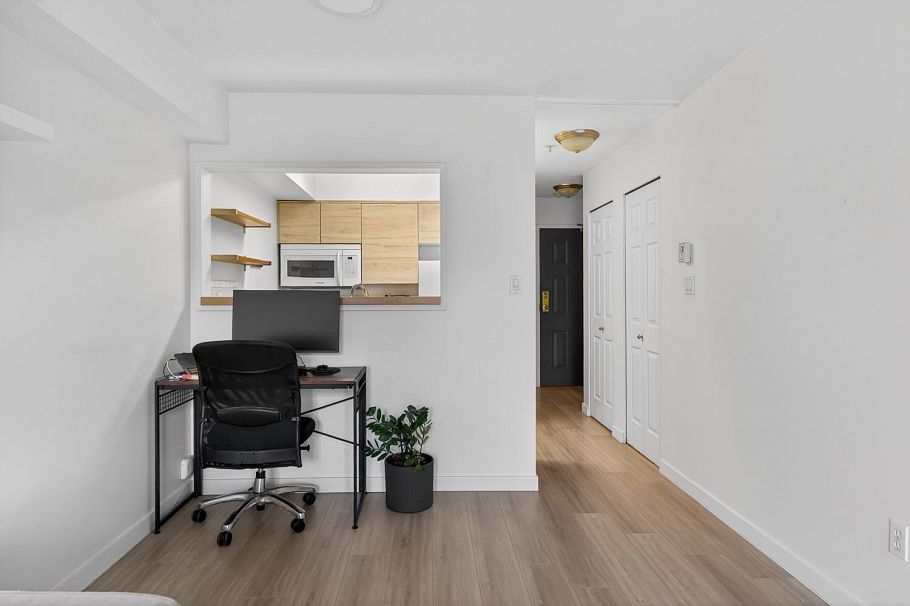 310 1099 E Broadway Vancouver, BC - 7