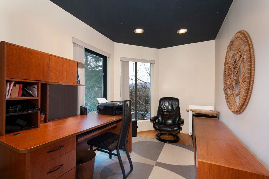 1605 Lockehaven Road North Vancouver, BC - 20