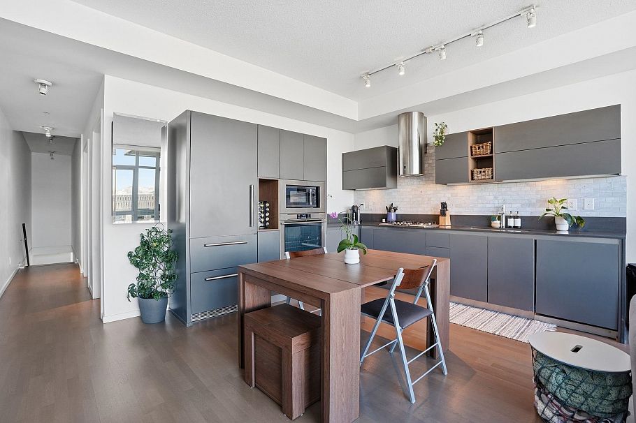 309 133 E 8th Avenue Vancouver, BC - 5