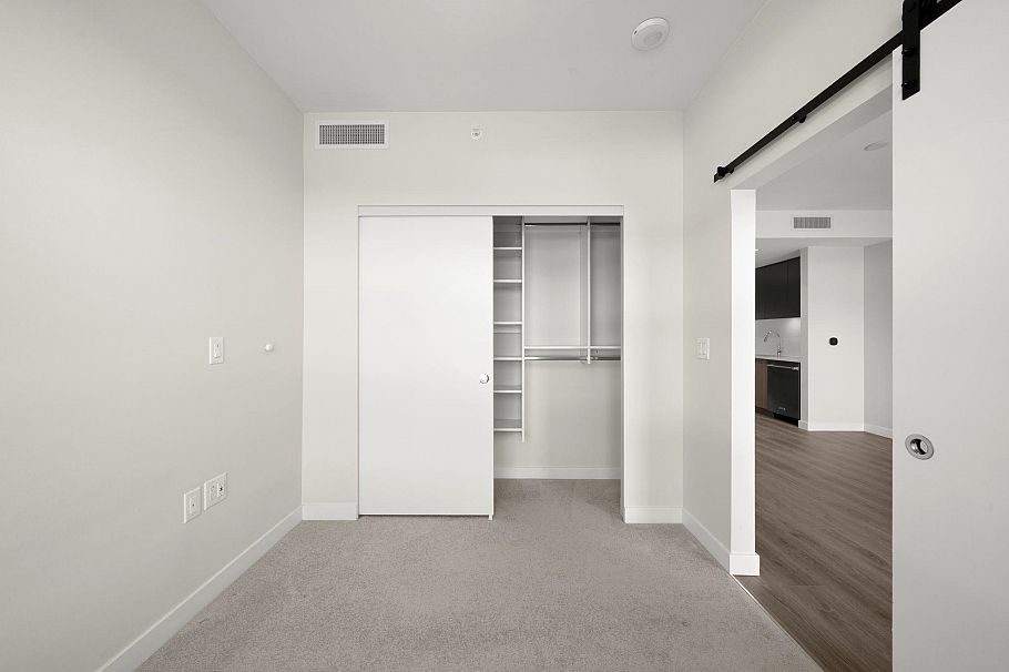 313 3430 E Kent Avenue South Avenue Vancouver, BC - 9