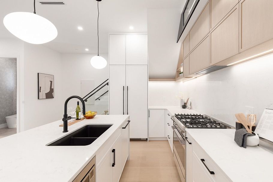 477 W 20th Avenue Vancouver, BC - 7