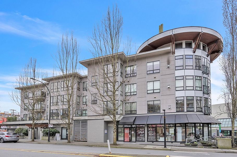 405 935 W 16th Street North Vancouver, BC - 1