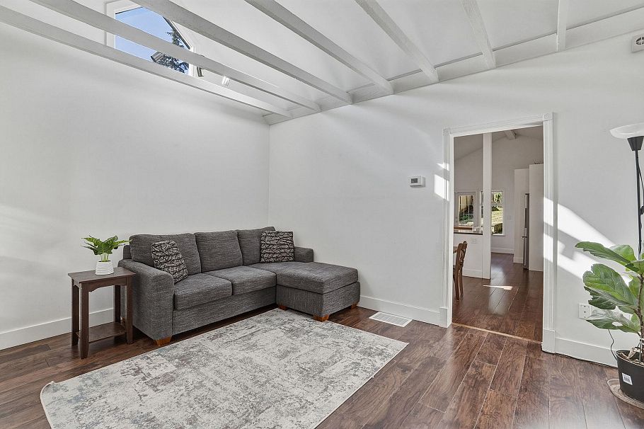 3015 Royal Avenue North Vancouver, BC - 6