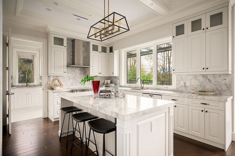 3955 W Broadway Vancouver, BC - 15