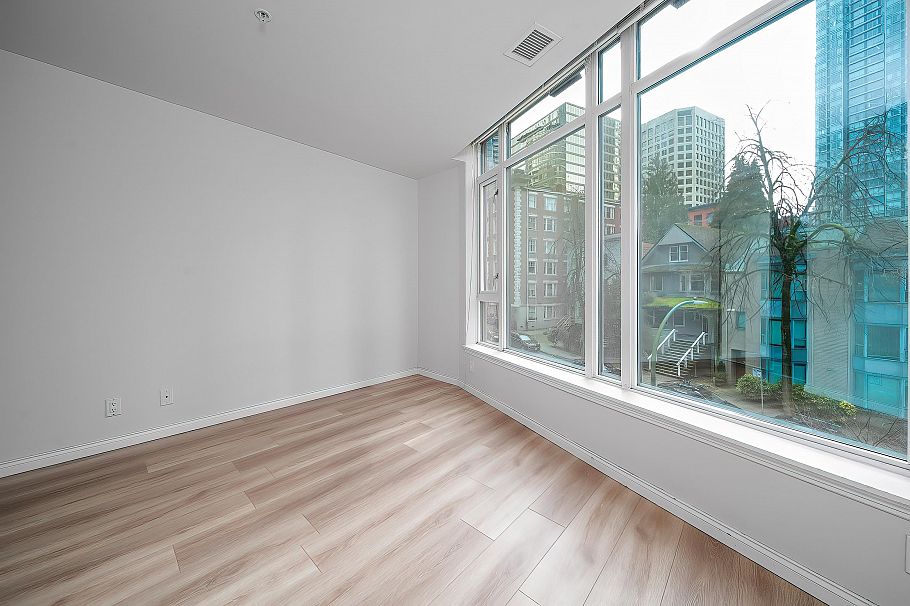 303 1211 Melville Street Vancouver, BC - 14
