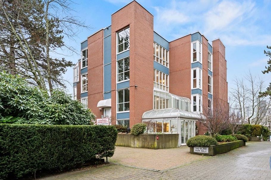 105 1502 Island Park Walk Vancouver, BC - 2