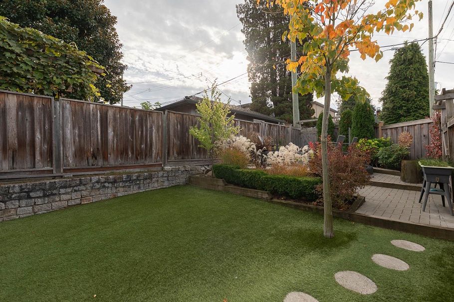 220 E 40th Avenue Vancouver, BC - 27