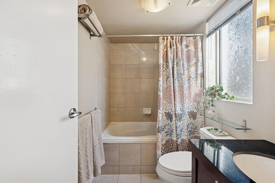 311 122 E 3rd Street North Vancouver, BC - 16