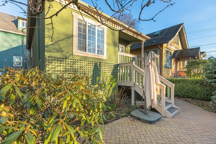 708 Woodland Drive Vancouver, BC - 17