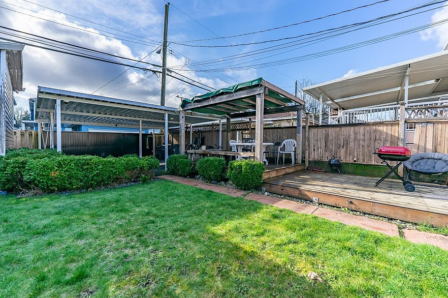 3654 E 25th Avenue Vancouver, BC - 34