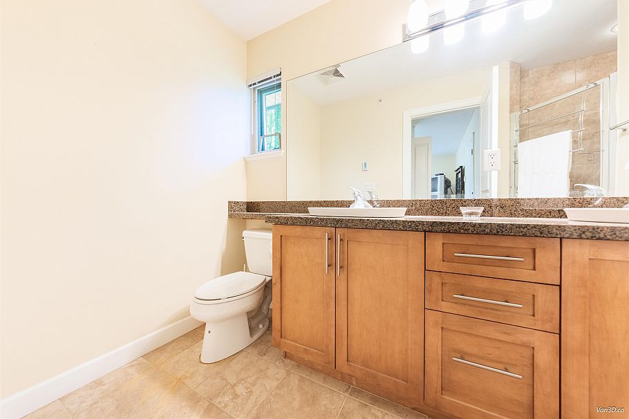 15 3150 Sunnyhurst Road North Vancouver, BC - 26