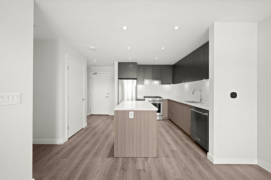 313 3430 E Kent Avenue South Avenue Vancouver, BC - 6