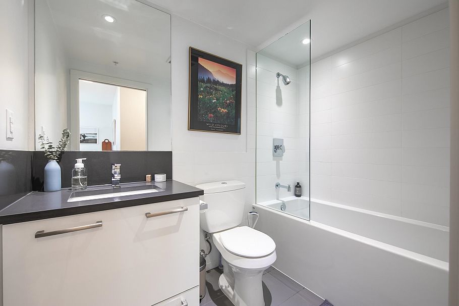 302 933 E Hastings Street Vancouver, BC - 20