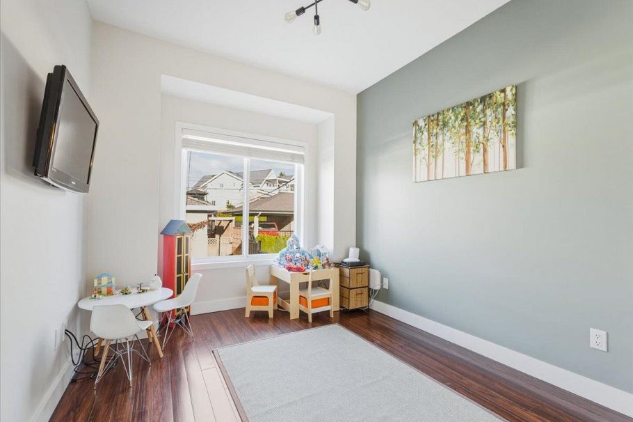 318 E Keith Road North Vancouver, BC - 27