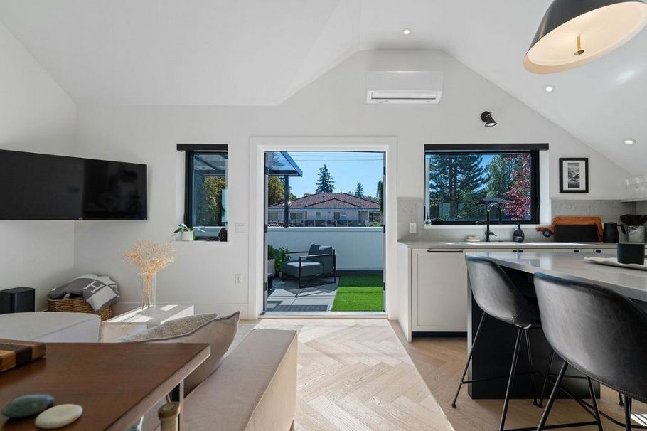 4921 Larch Street Vancouver, BC - 9