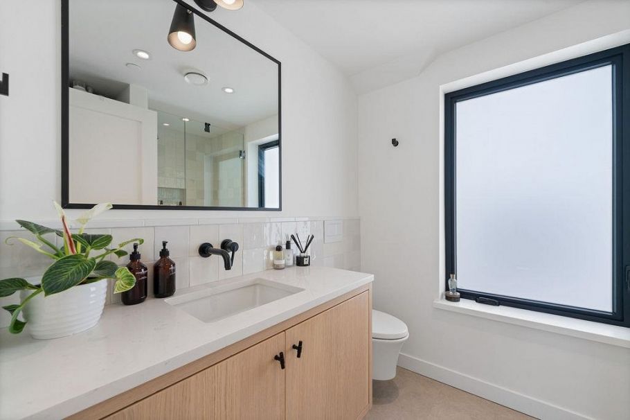 4921 Larch Street Vancouver, BC - 17