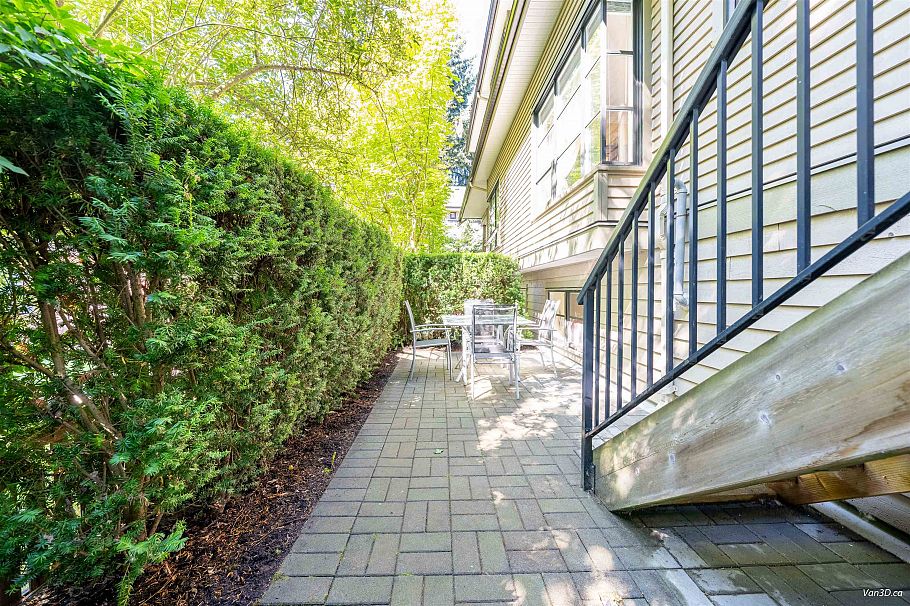 15 3150 Sunnyhurst Road North Vancouver, BC - 19