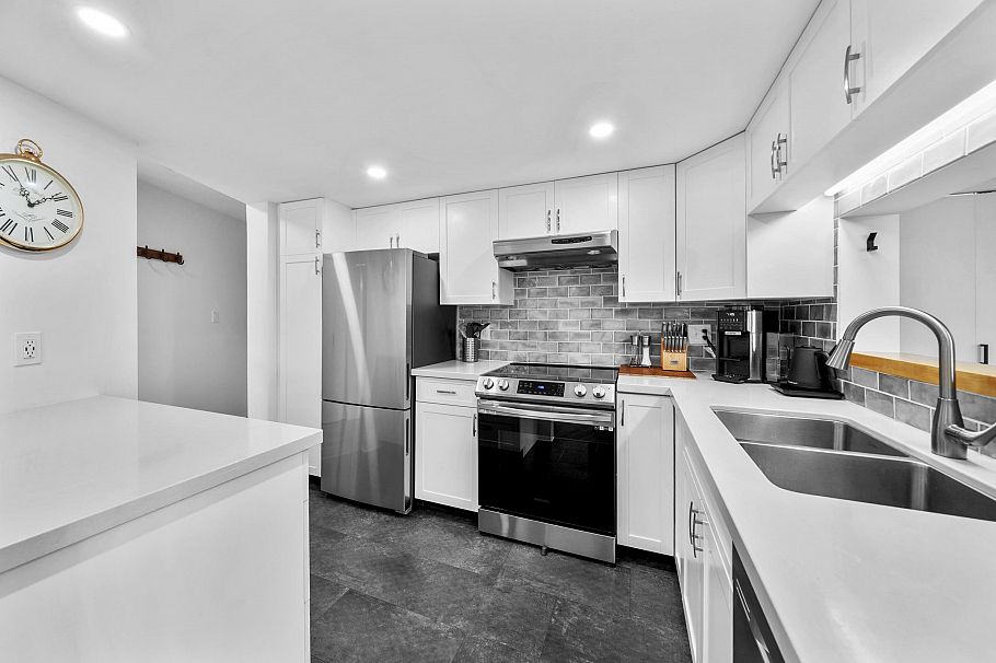 803 995 Roche Point Drive North Vancouver, BC - 8