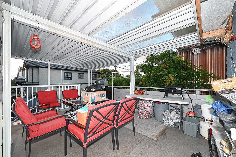 2295 E 48th Avenue Vancouver, BC - 28