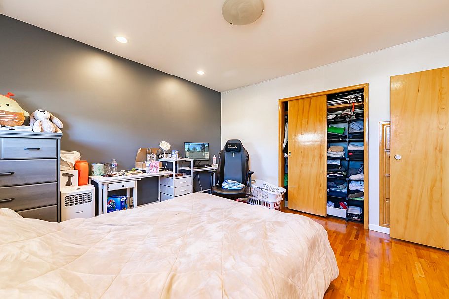 3654 E 25th Avenue Vancouver, BC - 10