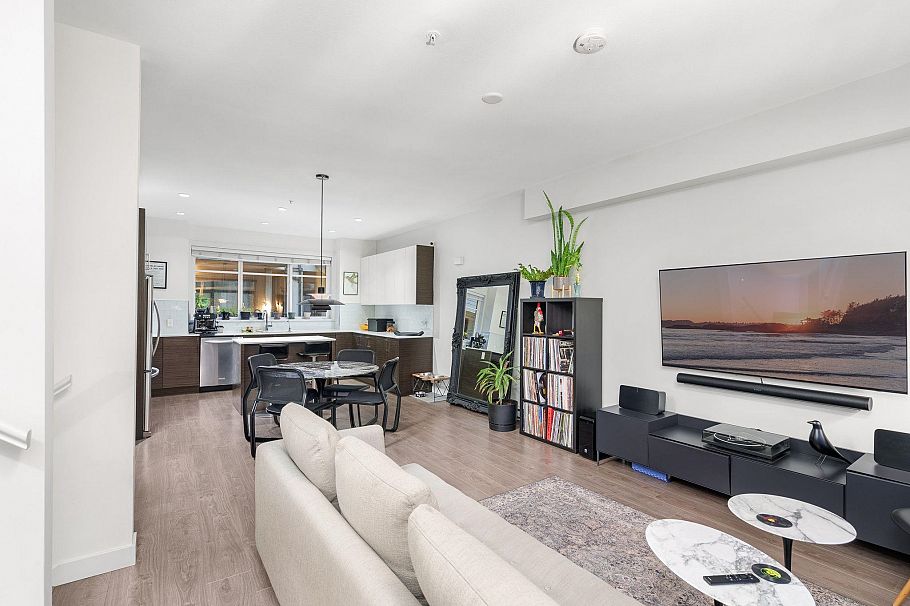 307 2135 Heritage Park Lane North Vancouver, BC - 4