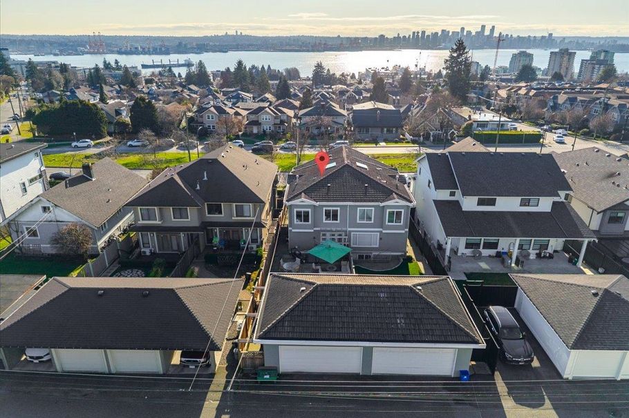 318 E Keith Road North Vancouver, BC - 35