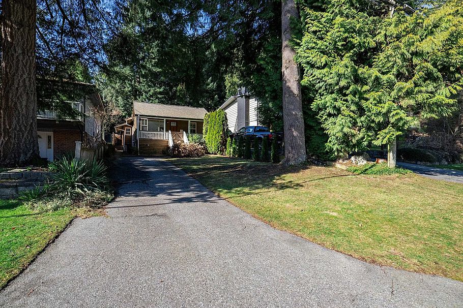 3015 Royal Avenue North Vancouver, BC - 38