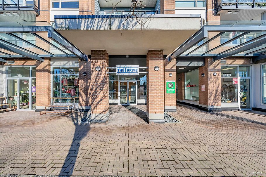 315 1330 Marine Drive North Vancouver, BC - 26