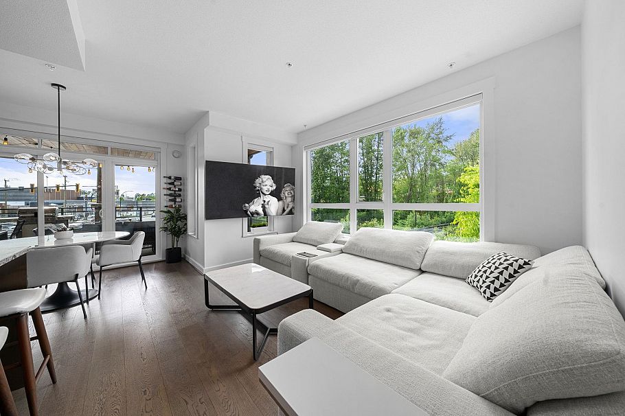 218 733 W 14th Street North Vancouver, BC - 4