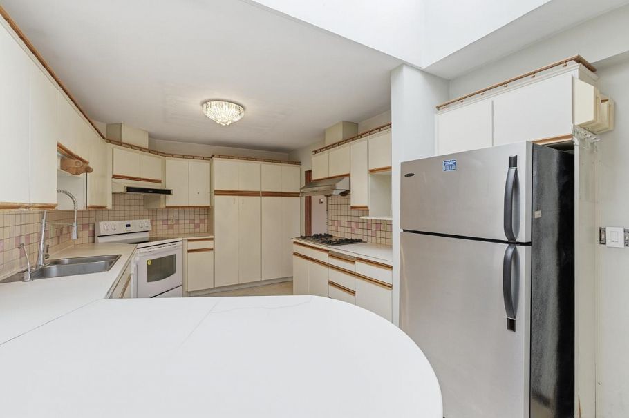 6709 Ash Street Vancouver, BC - 6