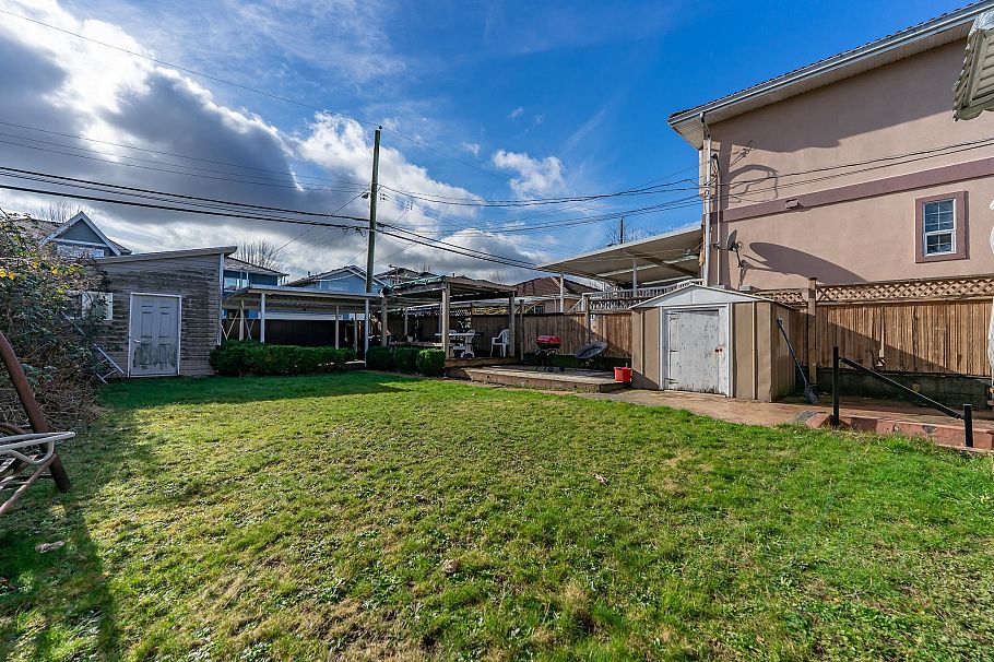 3654 E 25th Avenue Vancouver, BC - 31