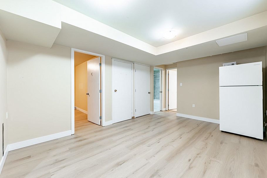 3654 E 25th Avenue Vancouver, BC - 23