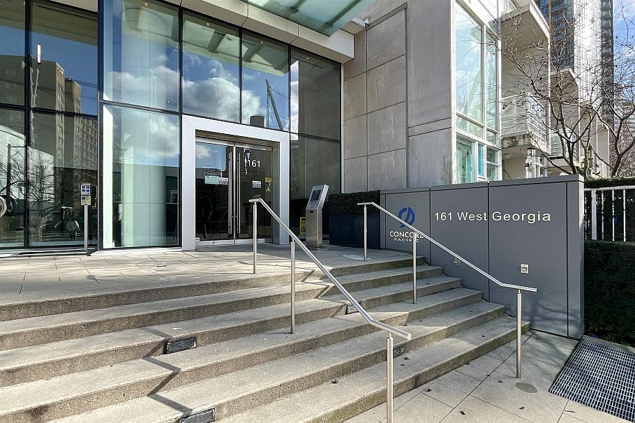 905 161 W Georgia Street Vancouver, BC - 1