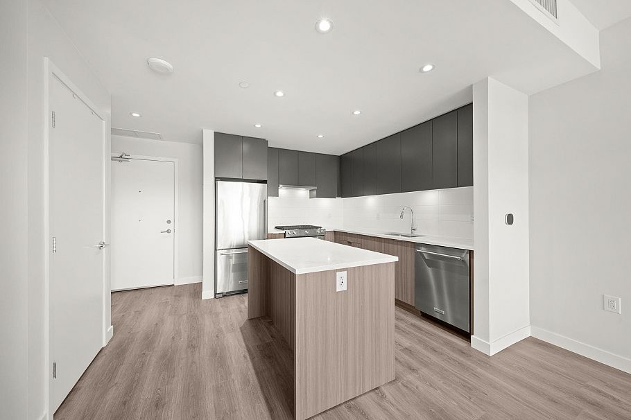 313 3430 E Kent Avenue South Avenue Vancouver, BC - 13