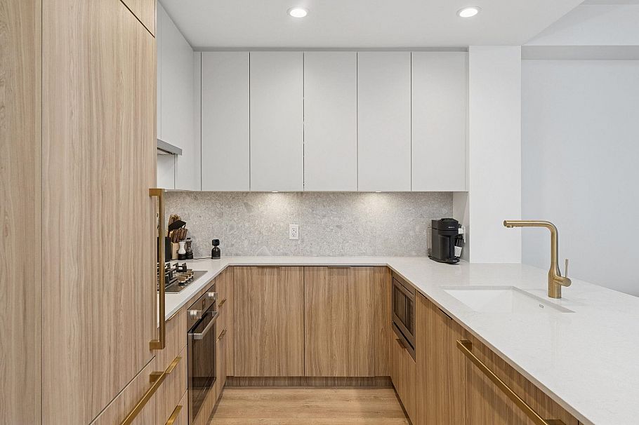 208 2375 Emery Court North Vancouver, BC - 2