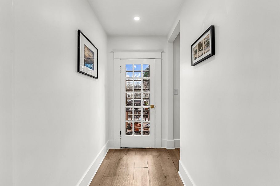 354 W 15th Avenue Vancouver, BC - 11