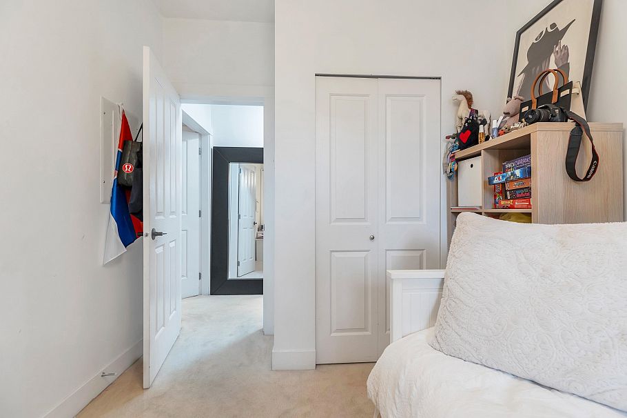 310 1111 E 27th Street North Vancouver, BC - 28