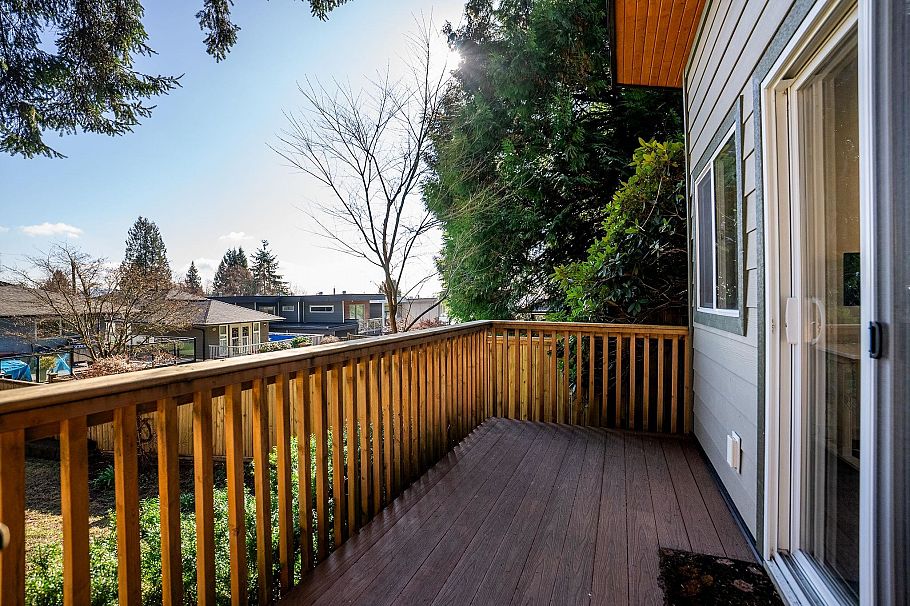 3015 Royal Avenue North Vancouver, BC - 28