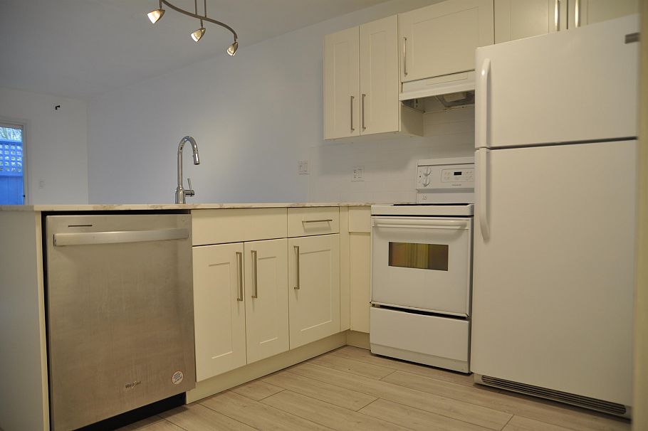 104 2255 Eton Street Vancouver, BC - 5