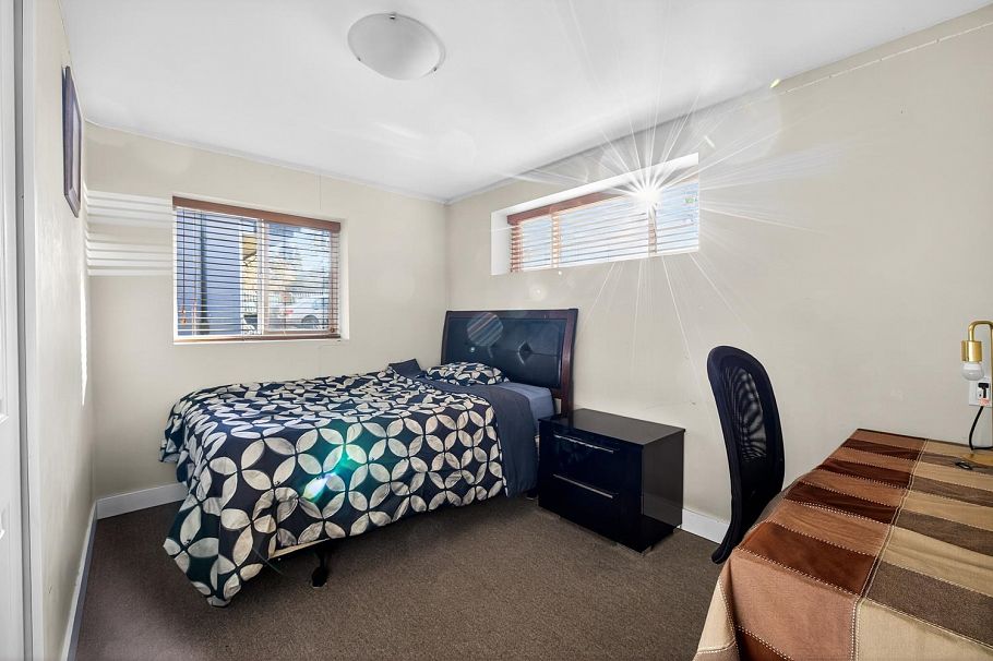 557 E 21st Avenue Vancouver, BC - 24