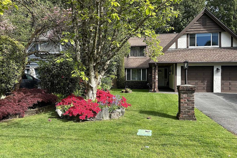 1168 Canyon Boulevard North Vancouver, BC - 1