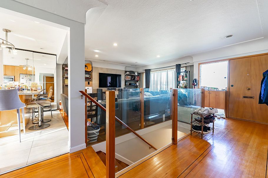 3654 E 25th Avenue Vancouver, BC - 14