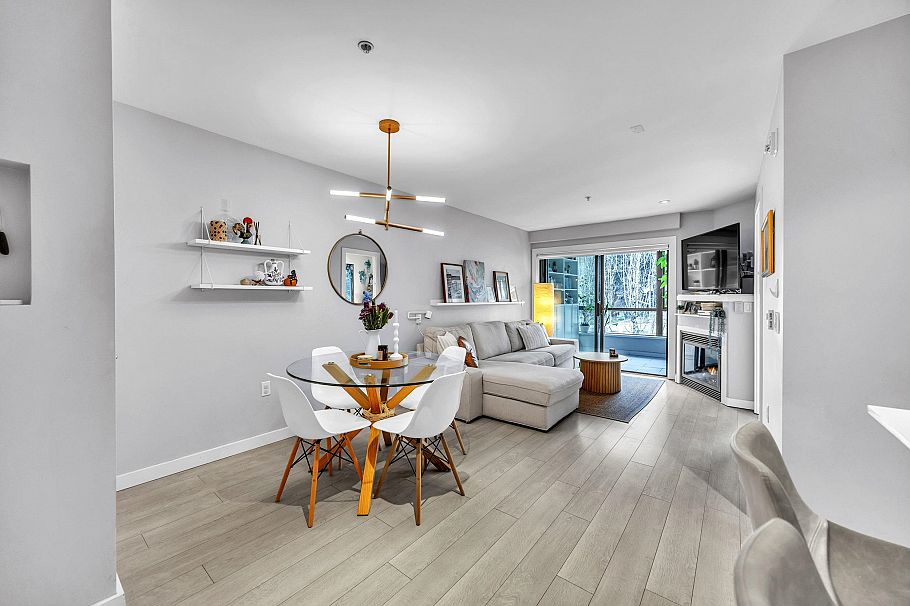 405 935 W 16th Street North Vancouver, BC - 8