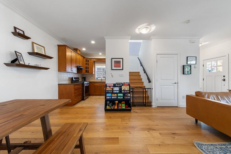 830 E 10th Avenue Vancouver, BC - 11