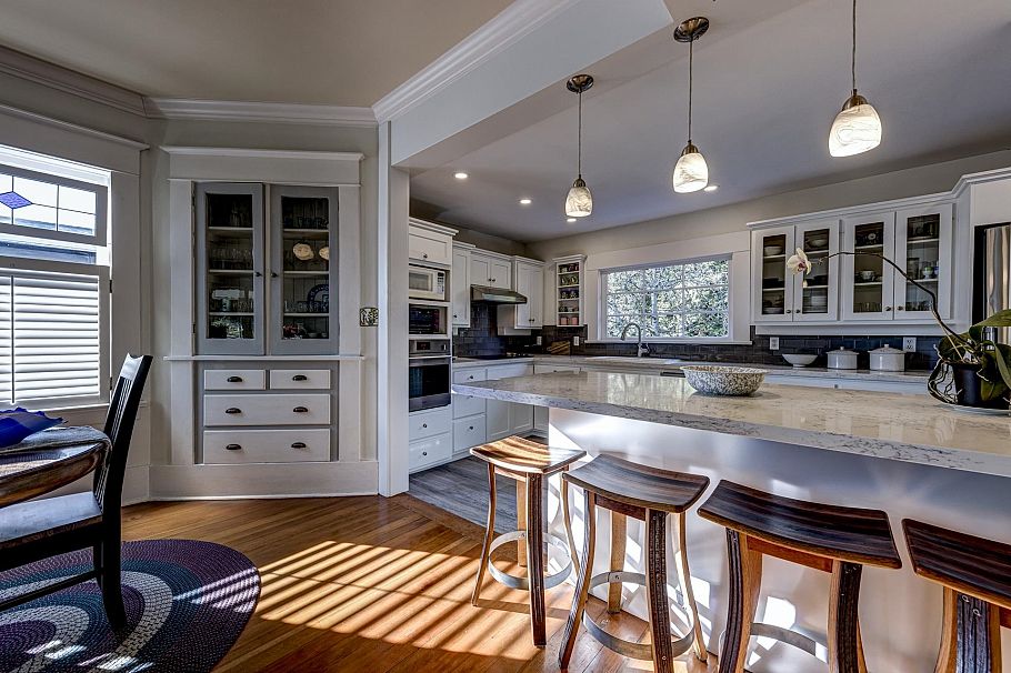 3039 St. Georges Avenue North Vancouver, BC - 9