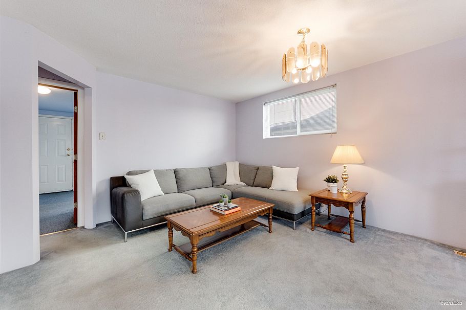 5871 Argyle Street Vancouver, BC - 5