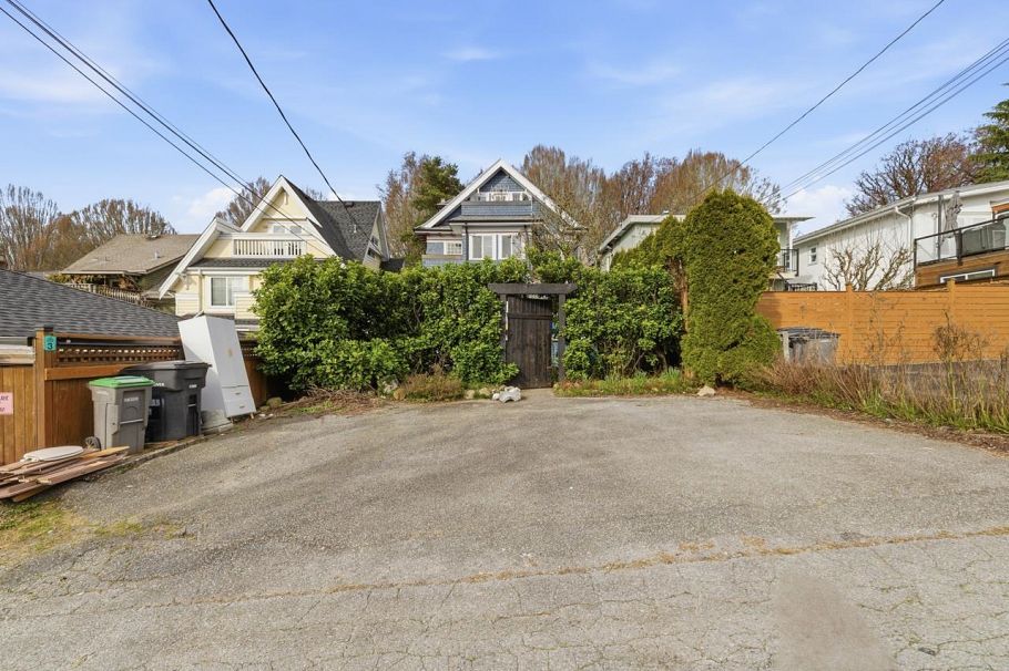 1758 Venables Street Vancouver, BC - 40